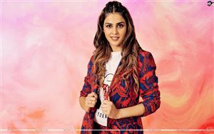 Genelia D Souza looks pretty in printed blazer